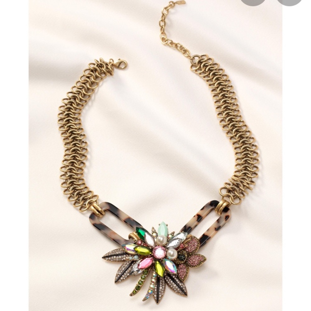 Stella & Dot Belle Statement Necklace